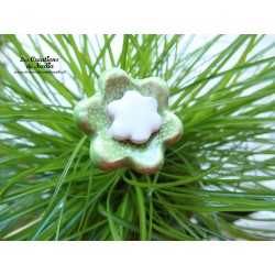 Poppies fleurs en céramique pour les jardinières, série de trois fleurs vert amande