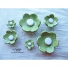 Poppies fleurs en céramique pour les jardinières, série de trois fleurs vert amande Poppies fleurs en céramique pour les jardinières, série de trois fleurs vert amande