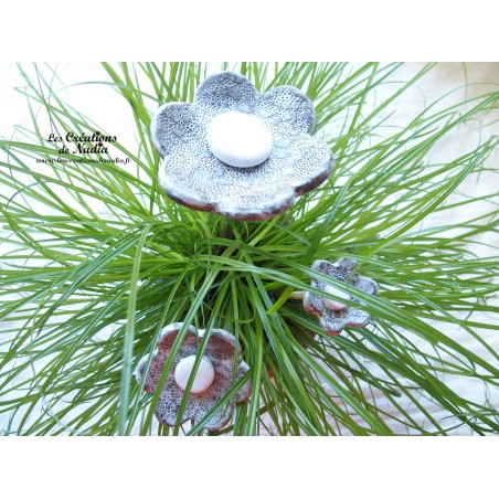 Poppies fleurs en céramique pour les jardinières, série de trois fleurs couleur Elsass café et blanc