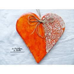 Coeur Hansi bicolore orange, impression damassé, en céramique à suspendre