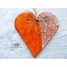 Coeur Hansi bicolore orange, impression damassé, en céramique à suspendre