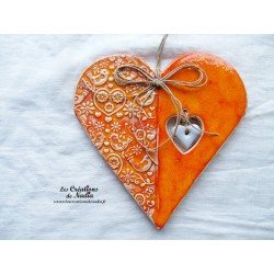 Coeur Hansi couleur bicolore orange à suspendre, impression printemps