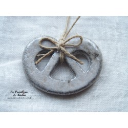 Mini bretzel en céramique, couleur marron givré