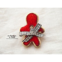 Pin's Mannele en céramique rouge
