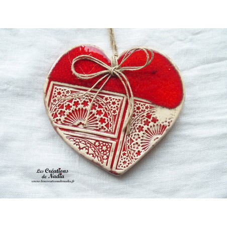 Coeur Augustine couleur rot und wiss, impression rosace, en poterie, à accrocher