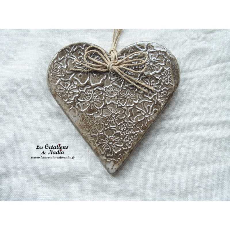 Coeur Liesel marron givré, en céramique, impression fleurs de capucines, à suspendre