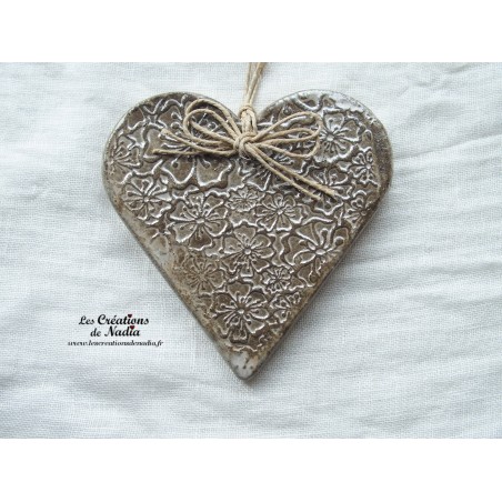 Coeur Liesel marron givré, en céramique, impression fleurs de capucines, à suspendre