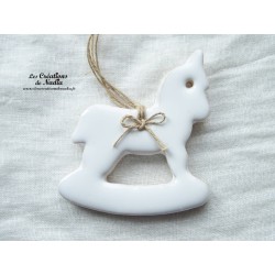 Cheval à bascule en céramique, couleur blanc