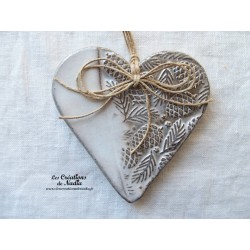 Coeur Liesel marron givré, impression pommes de pin, en poterie, à suspendre