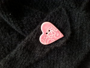 bouton coeur en faïence